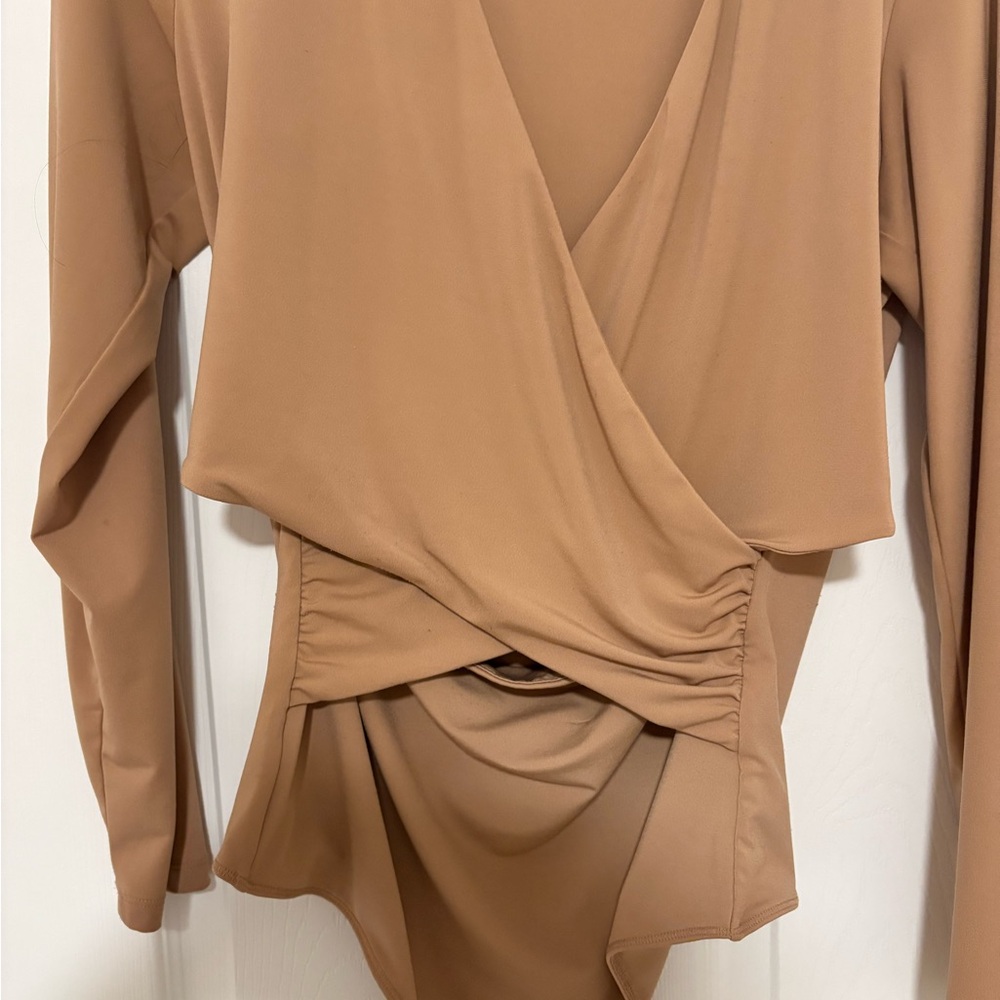 Tan crossover bodysuit - Picture 3 of 4